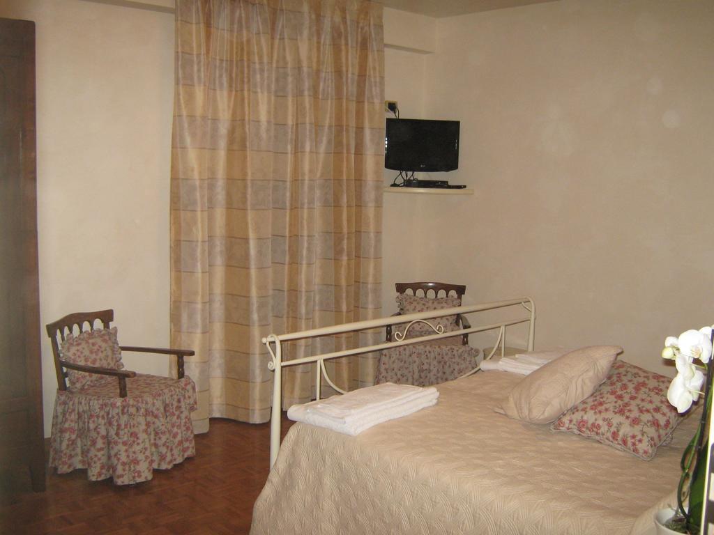 B&B Ristorante Del Monte Colleretto Giacosa Buitenkant foto